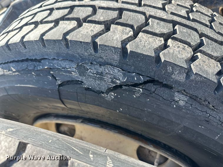 image for item DH1812 2006 International 8600  semi truck