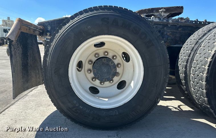 image for item DH1812 2006 International 8600  semi truck