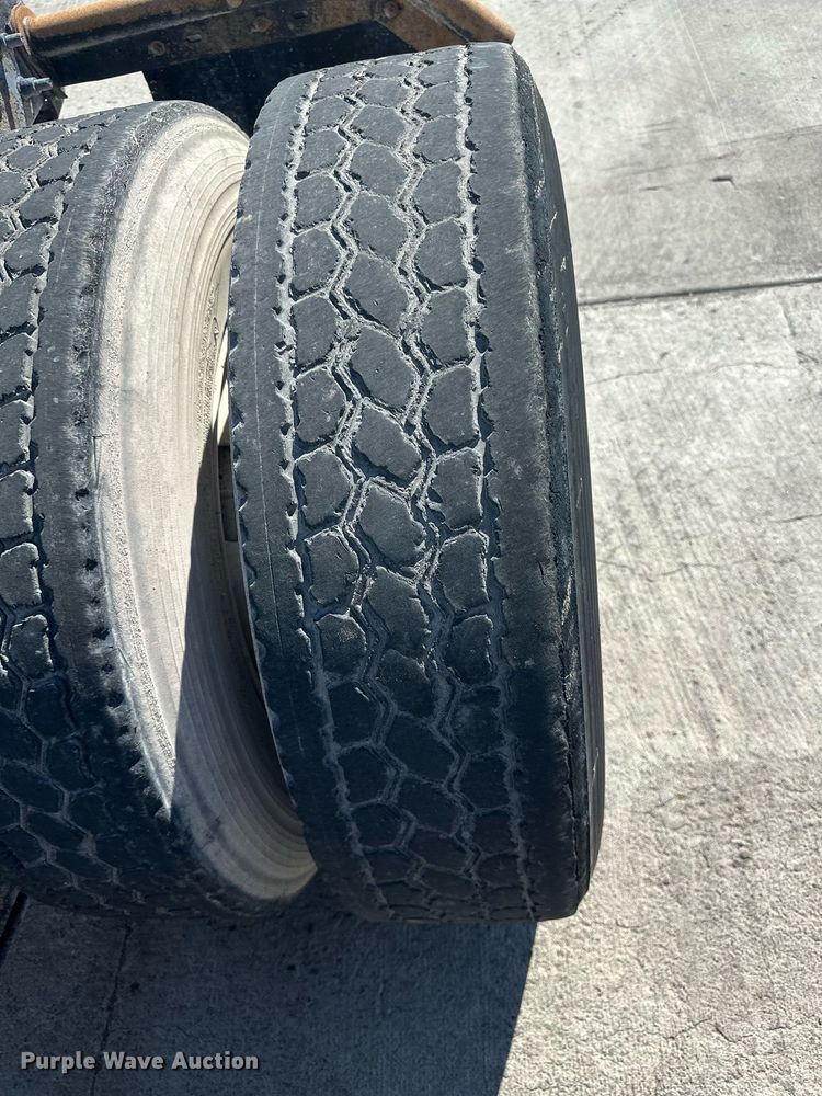 image for item DH1812 2006 International 8600  semi truck