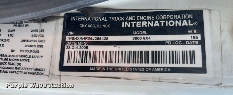 image for item DH1812 2006 International 8600  semi truck