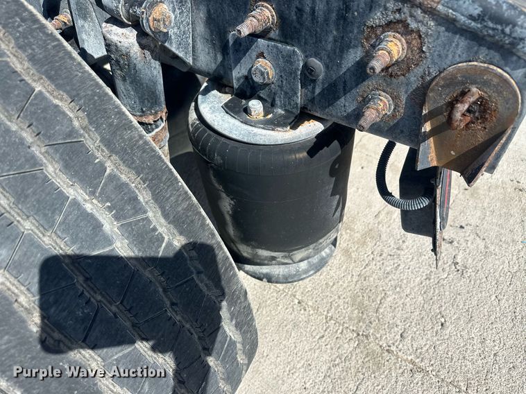 image for item DH1813 2010 International 8600  semi truck