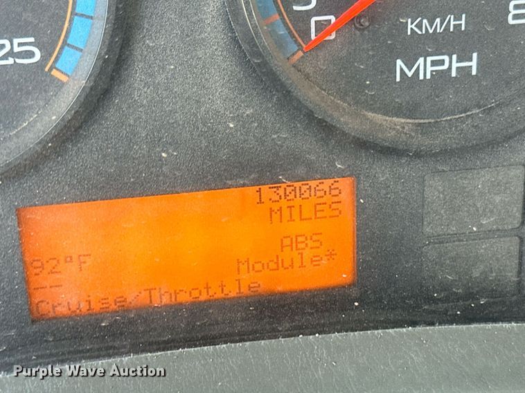 image for item DH1813 2010 International 8600  semi truck