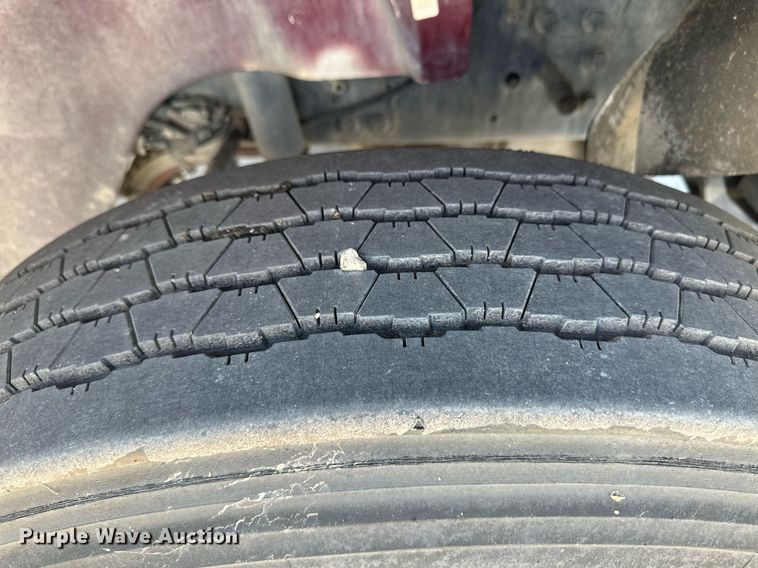 image for item DH1813 2010 International 8600  semi truck