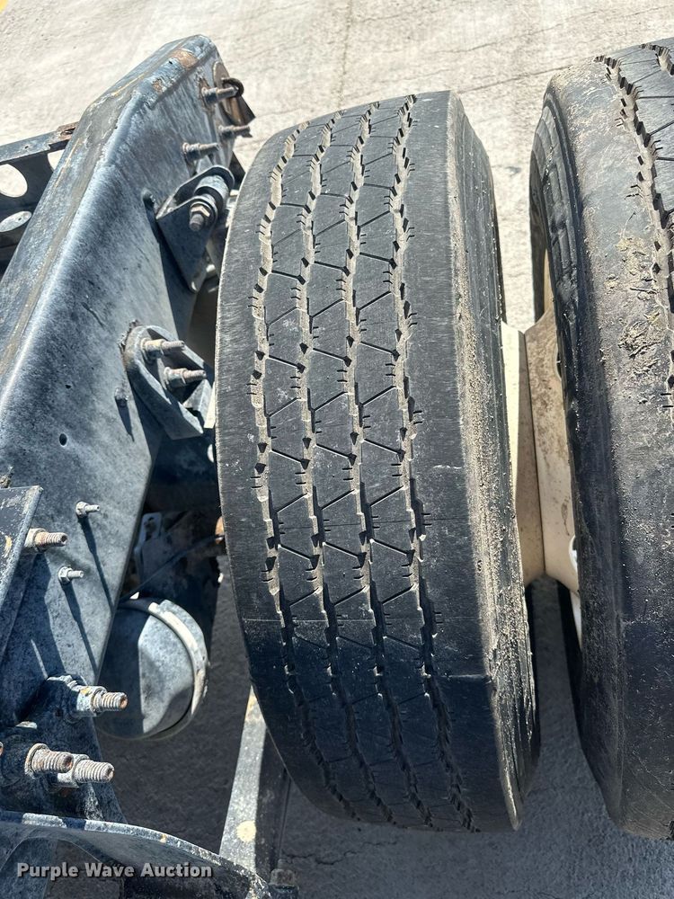 image for item DH1813 2010 International 8600  semi truck