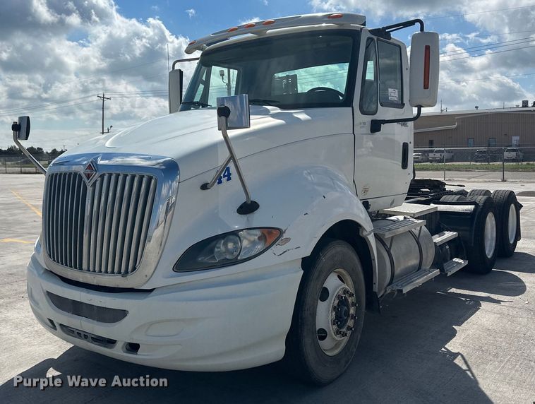 image for item DH1814 2011 International ProStar Premium  semi truck