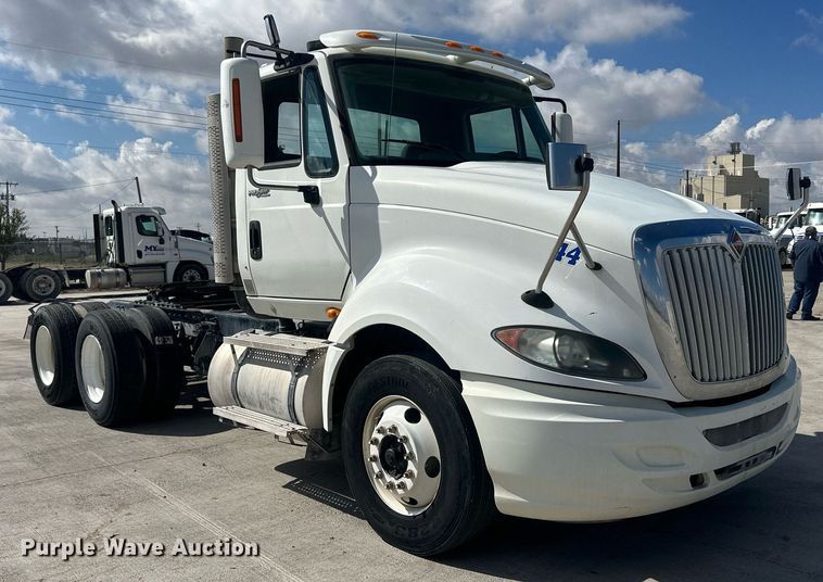 image for item DH1814 2011 International ProStar Premium  semi truck