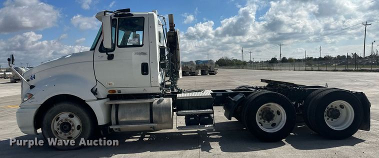 image for item DH1814 2011 International ProStar Premium  semi truck