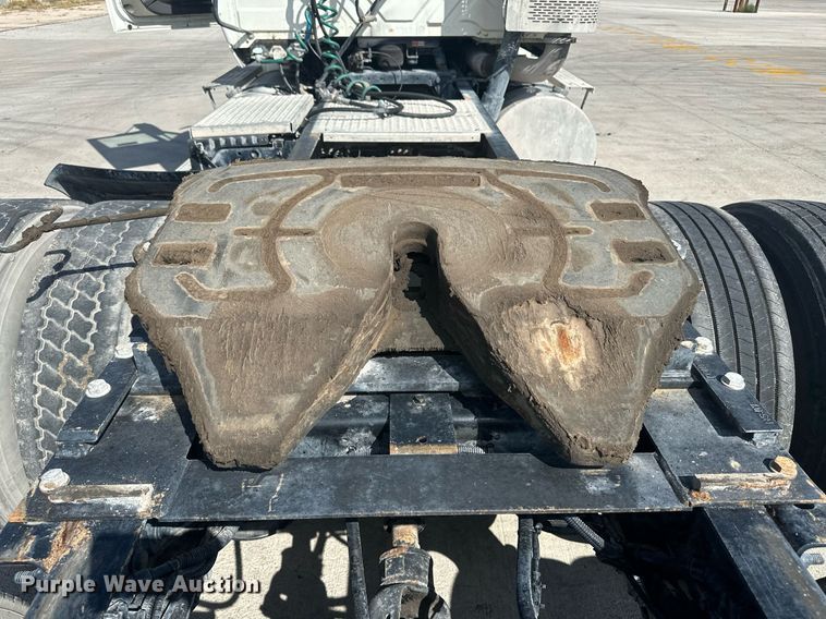 image for item DH1814 2011 International ProStar Premium  semi truck