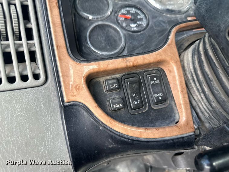 image for item DH1814 2011 International ProStar Premium  semi truck