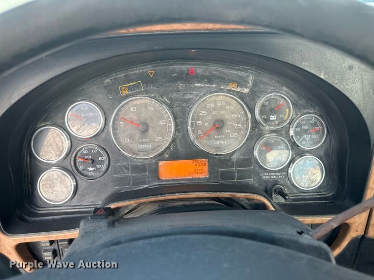 image for item DH1814 2011 International ProStar Premium  semi truck