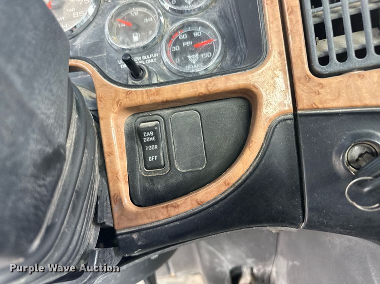 image for item DH1814 2011 International ProStar Premium  semi truck