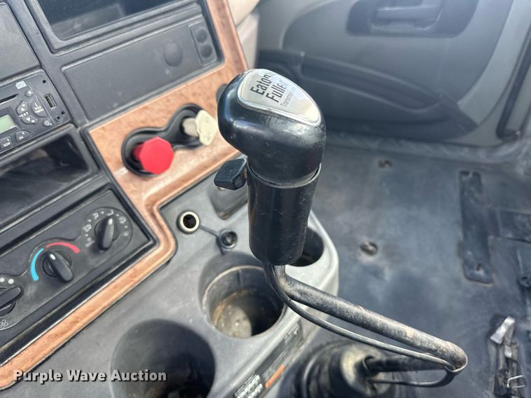 image for item DH1814 2011 International ProStar Premium  semi truck