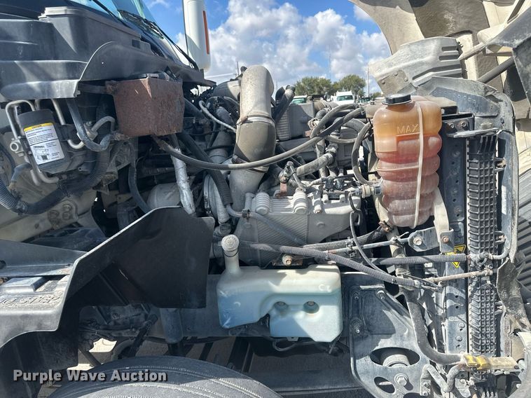 image for item DH1814 2011 International ProStar Premium  semi truck