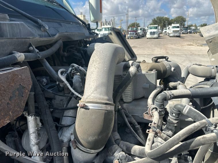 image for item DH1814 2011 International ProStar Premium  semi truck