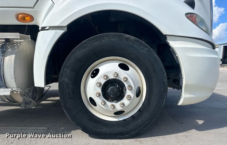 image for item DH1814 2011 International ProStar Premium  semi truck