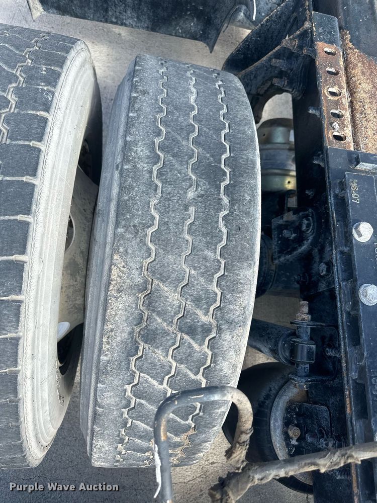 image for item DH1814 2011 International ProStar Premium  semi truck