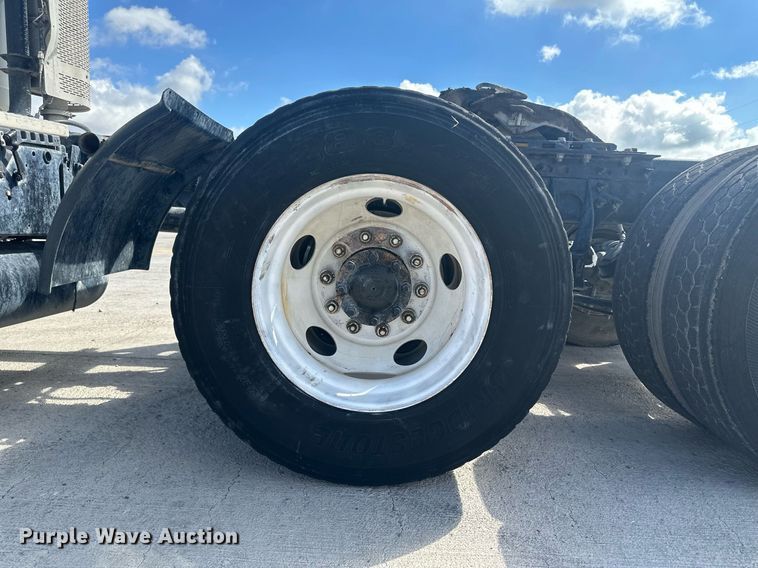 image for item DH1814 2011 International ProStar Premium  semi truck