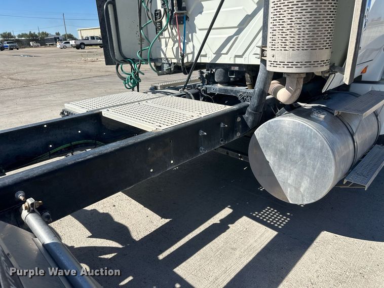 image for item DH1815 2012 International ProStar Plus  semi truck