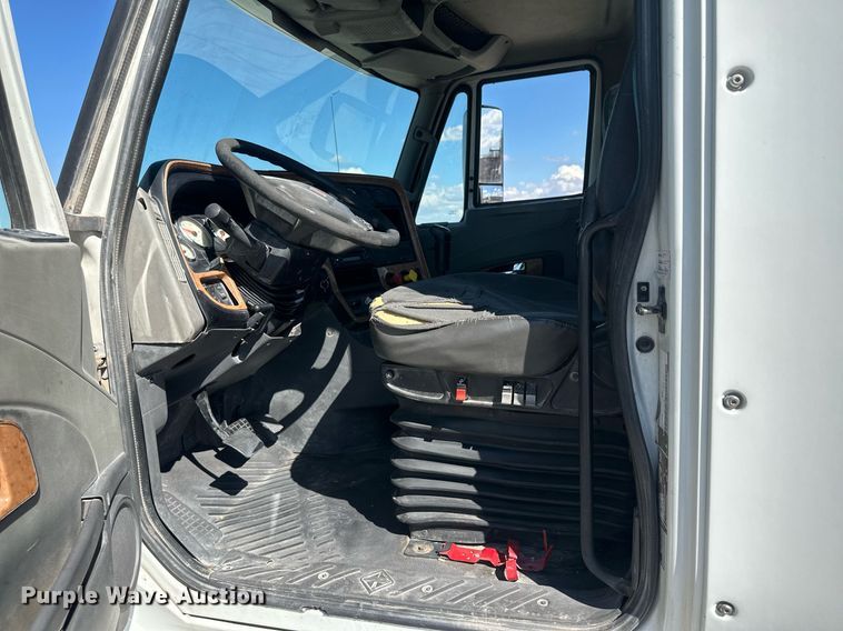 image for item DH1815 2012 International ProStar Plus  semi truck