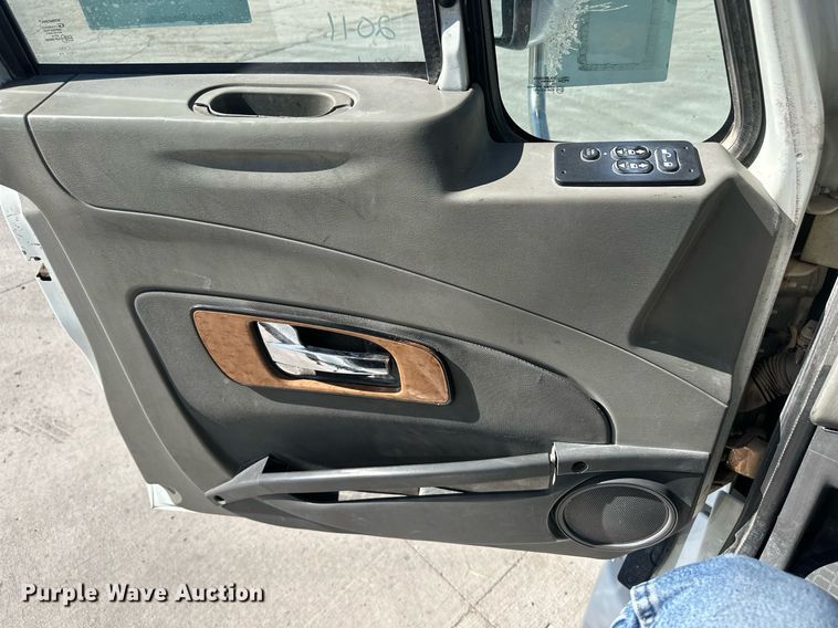 image for item DH1815 2012 International ProStar Plus  semi truck