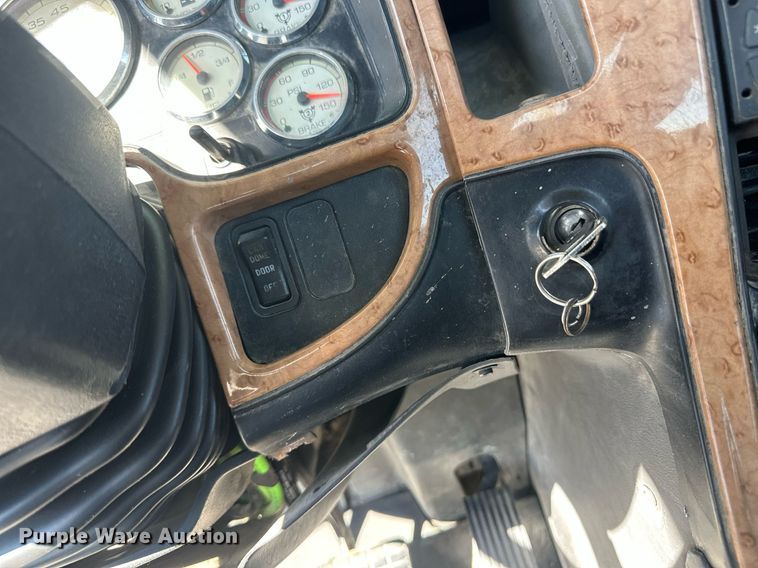 image for item DH1815 2012 International ProStar Plus  semi truck