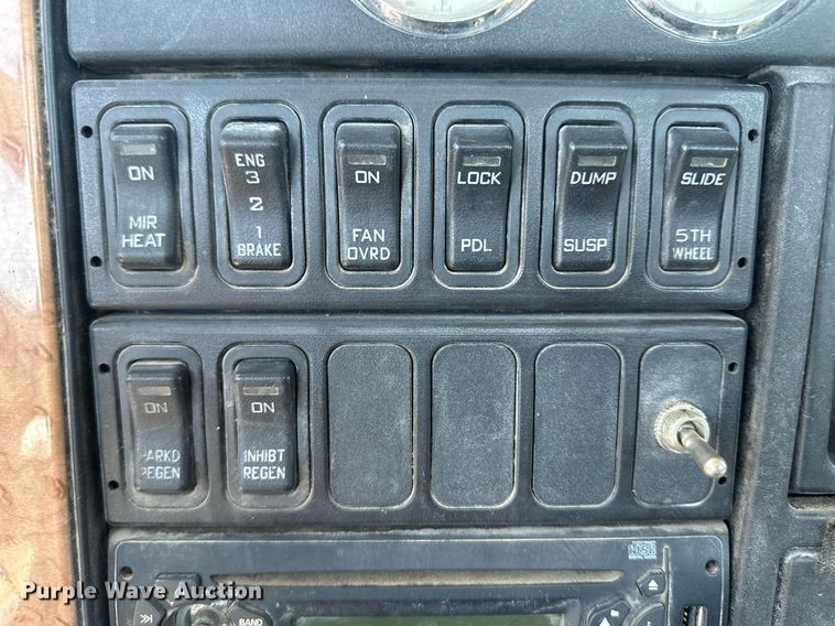 image for item DH1815 2012 International ProStar Plus  semi truck