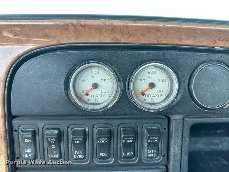 image for item DH1815 2012 International ProStar Plus  semi truck