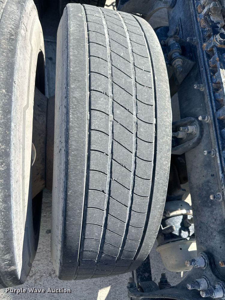 image for item DH1815 2012 International ProStar Plus  semi truck