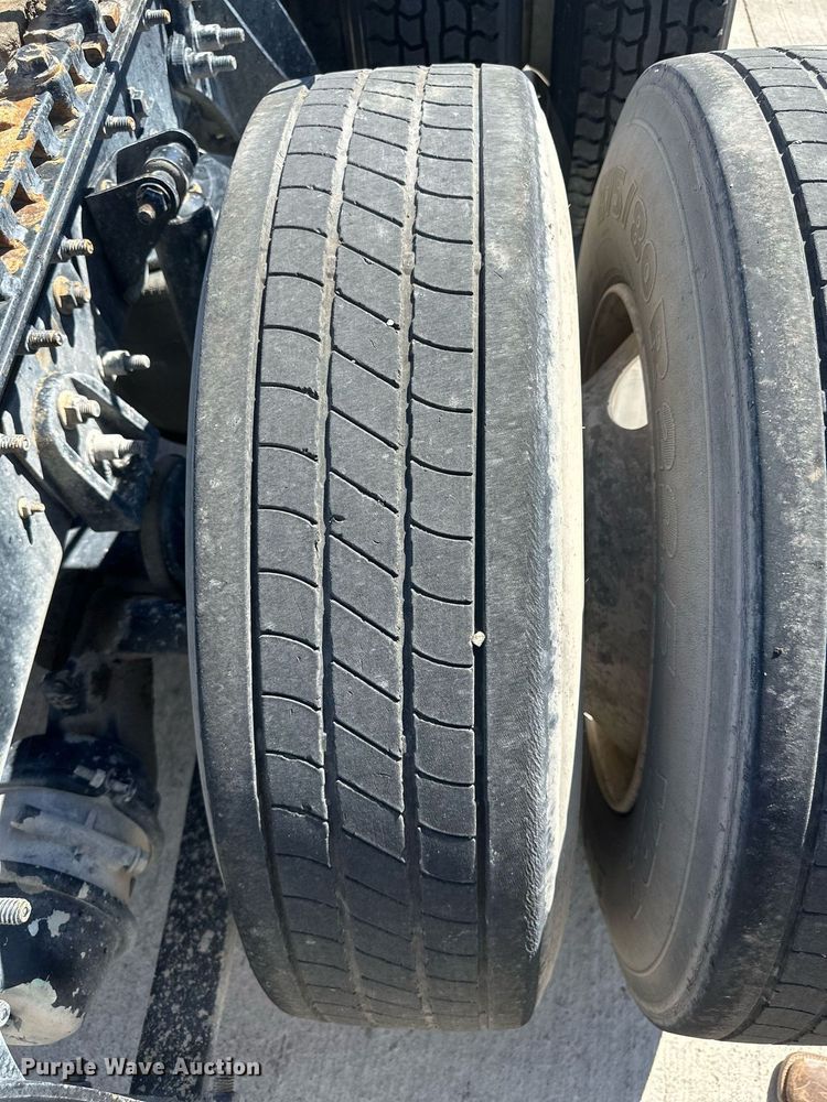 image for item DH1815 2012 International ProStar Plus  semi truck