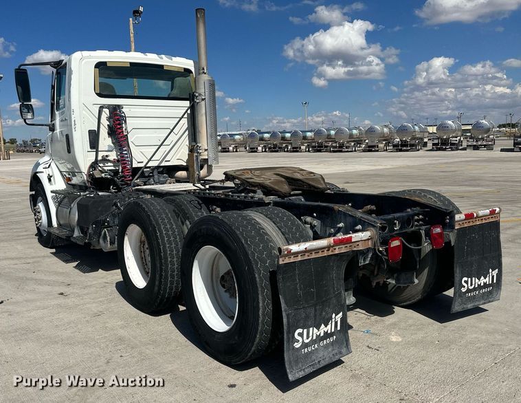 image for item DH1816 2005 International 8600  semi truck