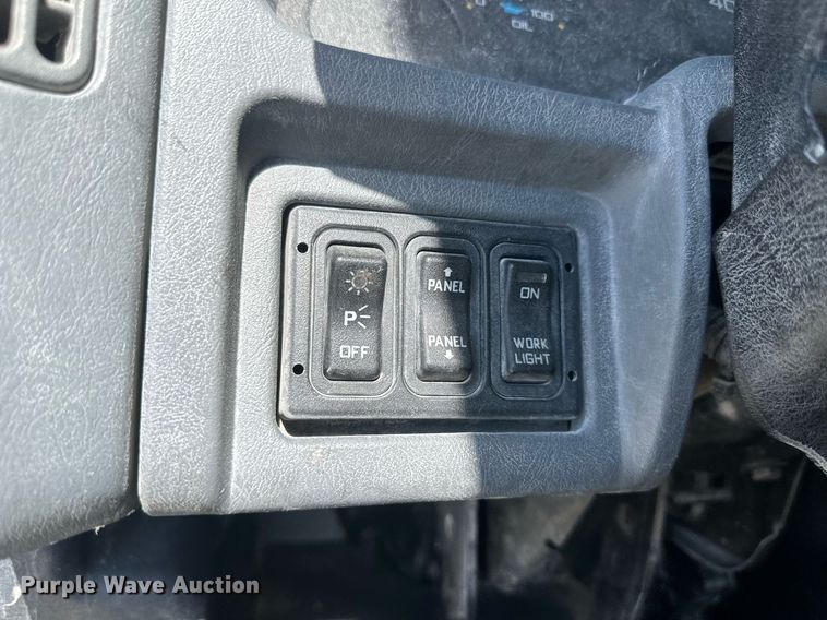 image for item DH1816 2005 International 8600  semi truck