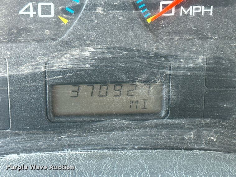 image for item DH1816 2005 International 8600  semi truck