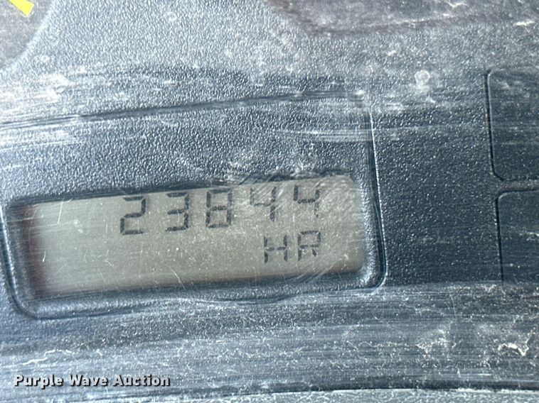 image for item DH1816 2005 International 8600  semi truck