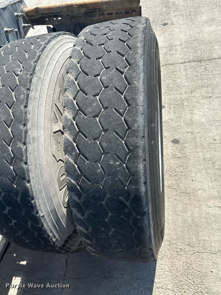 image for item DH1816 2005 International 8600  semi truck