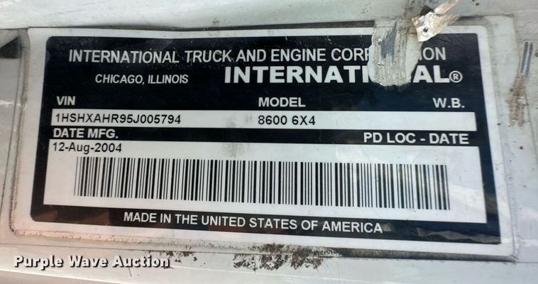 image for item DH1816 2005 International 8600  semi truck