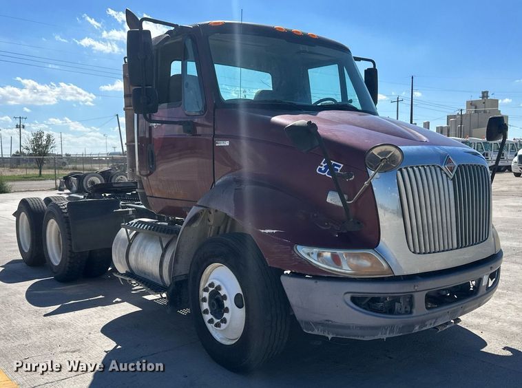 image for item DH1817 2011 International 8600  semi truck