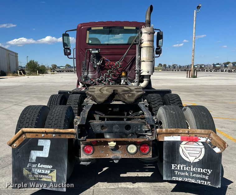 image for item DH1817 2011 International 8600  semi truck