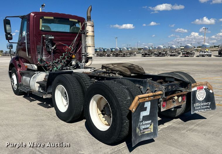 image for item DH1817 2011 International 8600  semi truck