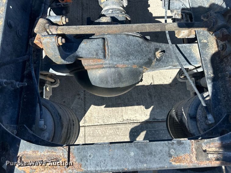 image for item DH1817 2011 International 8600  semi truck