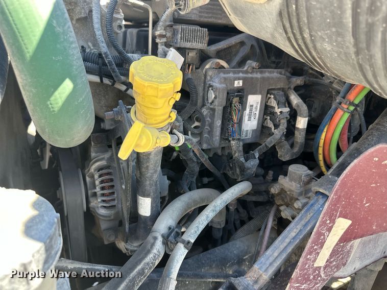 image for item DH1817 2011 International 8600  semi truck