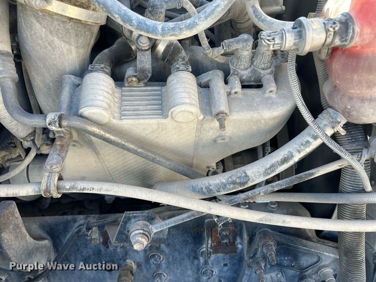 image for item DH1817 2011 International 8600  semi truck