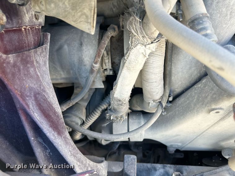 image for item DH1817 2011 International 8600  semi truck