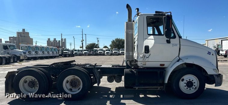 image for item DH1818 2006 International 8600  semi truck