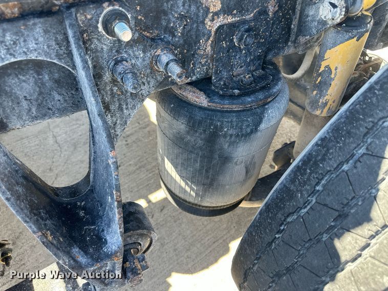 image for item DH1818 2006 International 8600  semi truck