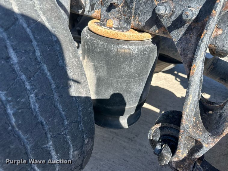 image for item DH1818 2006 International 8600  semi truck