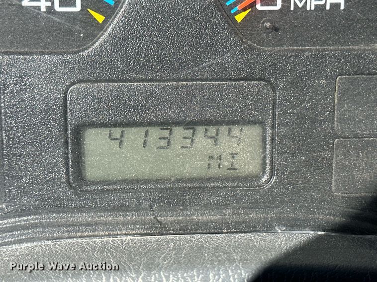 image for item DH1818 2006 International 8600  semi truck