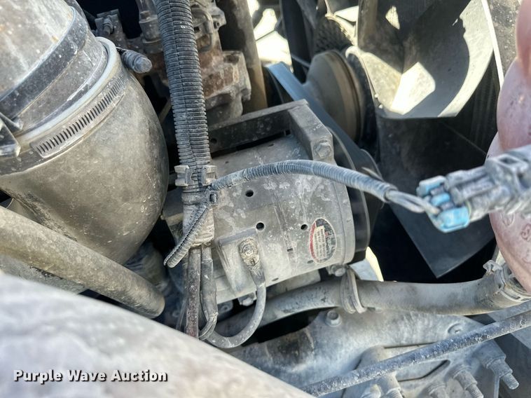 image for item DH1818 2006 International 8600  semi truck