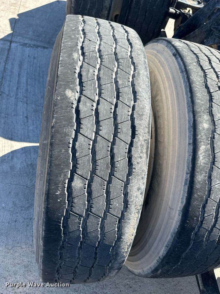 image for item DH1818 2006 International 8600  semi truck