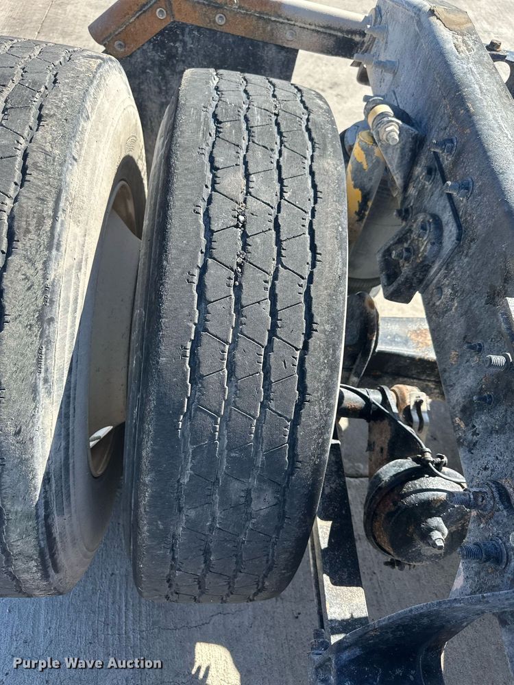 image for item DH1818 2006 International 8600  semi truck