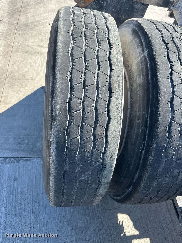 image for item DH1818 2006 International 8600  semi truck